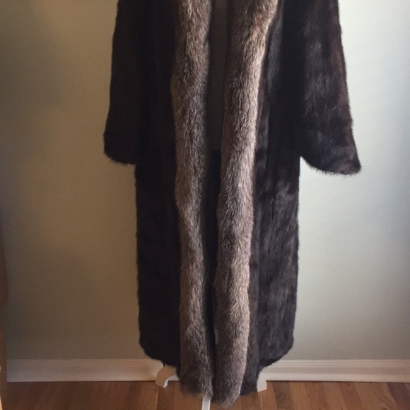 Reversible Mink Trench Coat with Crystal Fox Trim - Picture 3 of 8